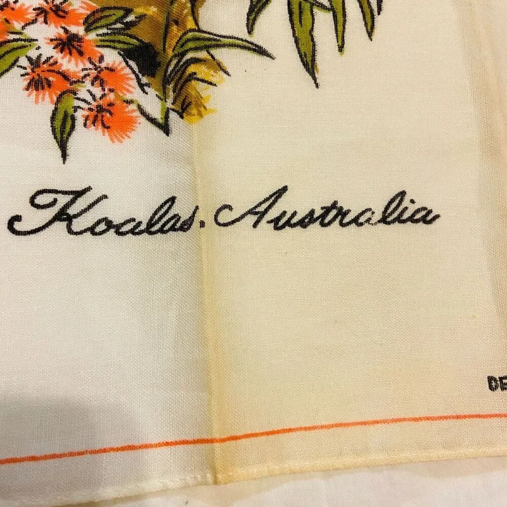 #4873 hEIL Scarf beige Australia Koala bear mom son 12x12